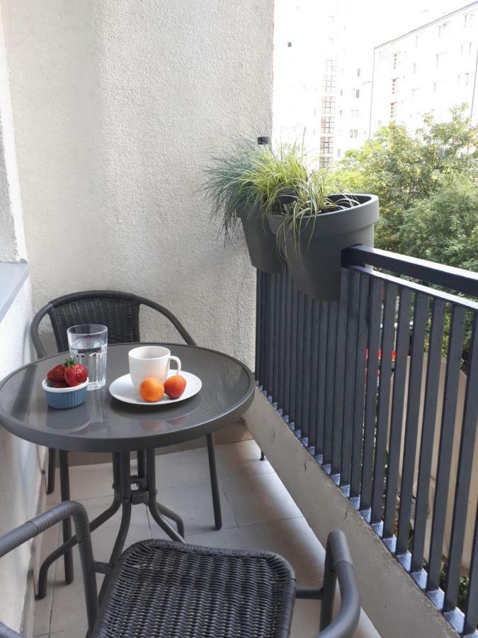 Apartament Downtown Apartment Gdynia Bagian luar foto