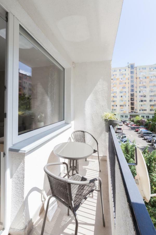Apartament Downtown Apartment Gdynia Bagian luar foto