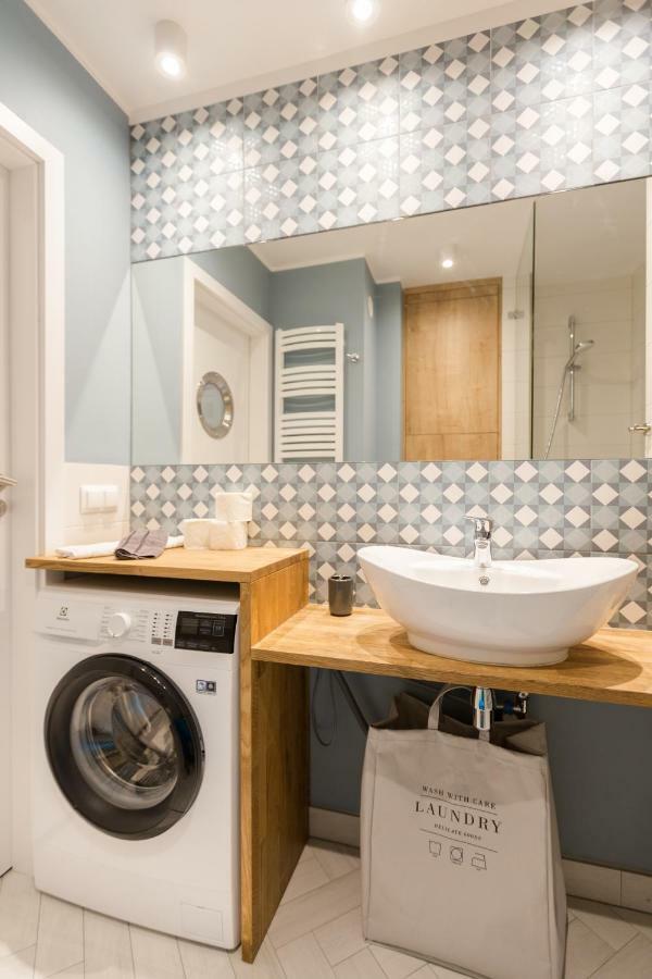 Apartament Downtown Apartment Gdynia Bagian luar foto