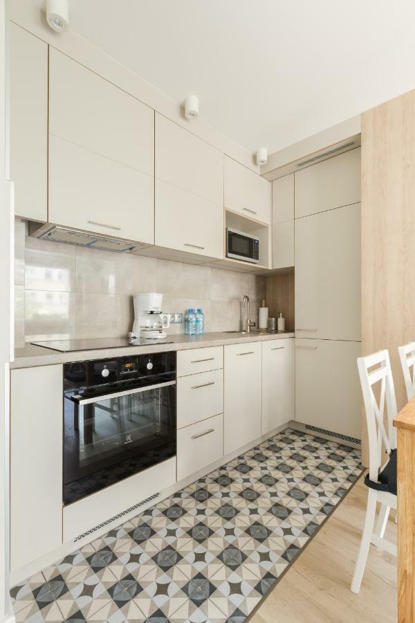Apartament Downtown Apartment Gdynia Bagian luar foto